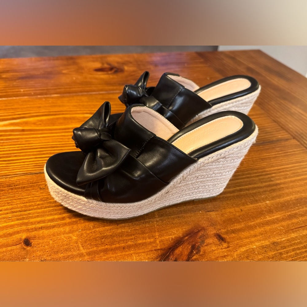 Elegant Black Wedge Sandals with Bow